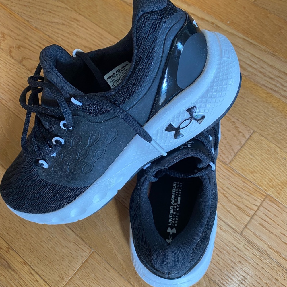 Under Armour Womens Charged Vantage sz8 New